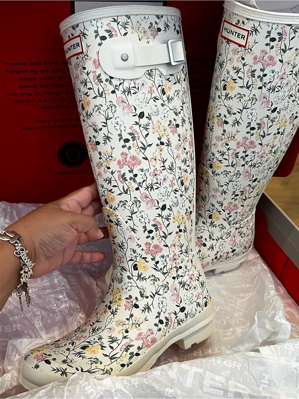 Boots Hunter - Picture 2 of 3